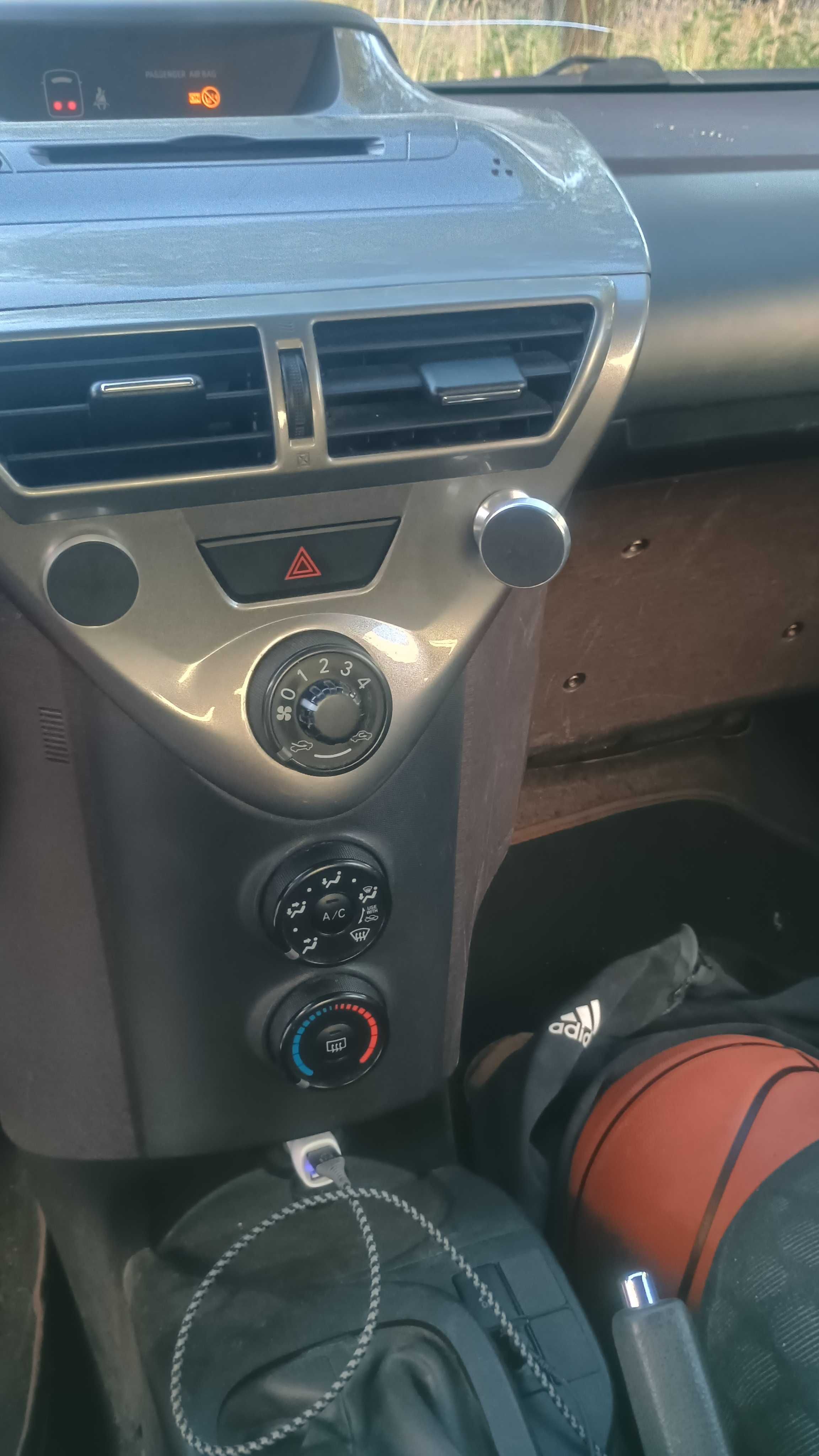 TOYOTA IQ 1.0 2009