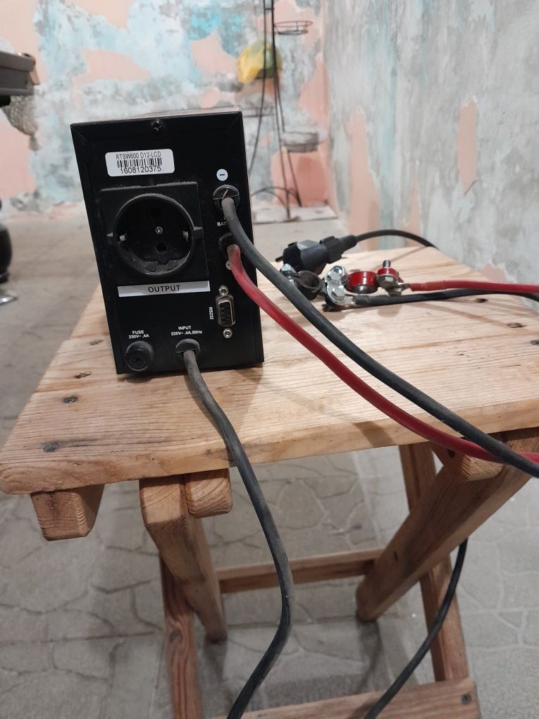 Продам Инвертор Ritar RTS W-600