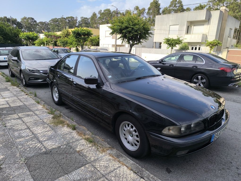 BMW e39 523i com 217.000 quilómetros