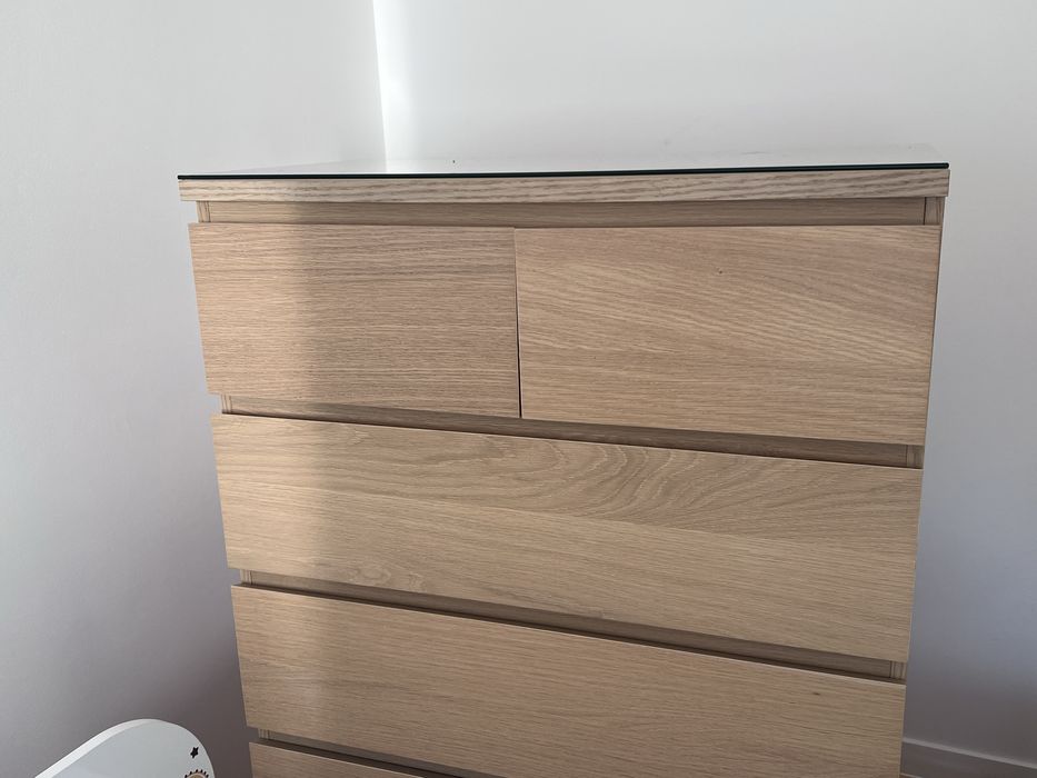 Komoda Ikea Malm okleina dębowa 6 szuflad z szybą na blat