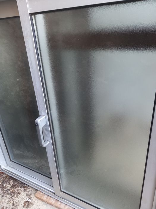 Janelas usadas em bom estado.  Já  só tenho uma, a mais pequena