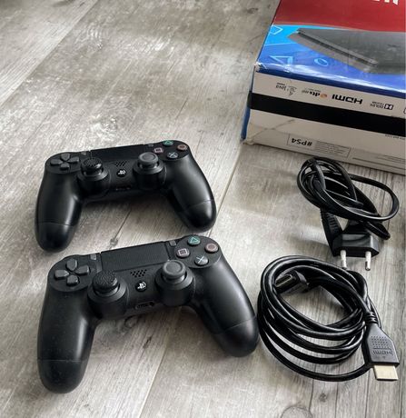 Konsola PS4 PlayStation 4 slim 1tb 2x kontrolery pady