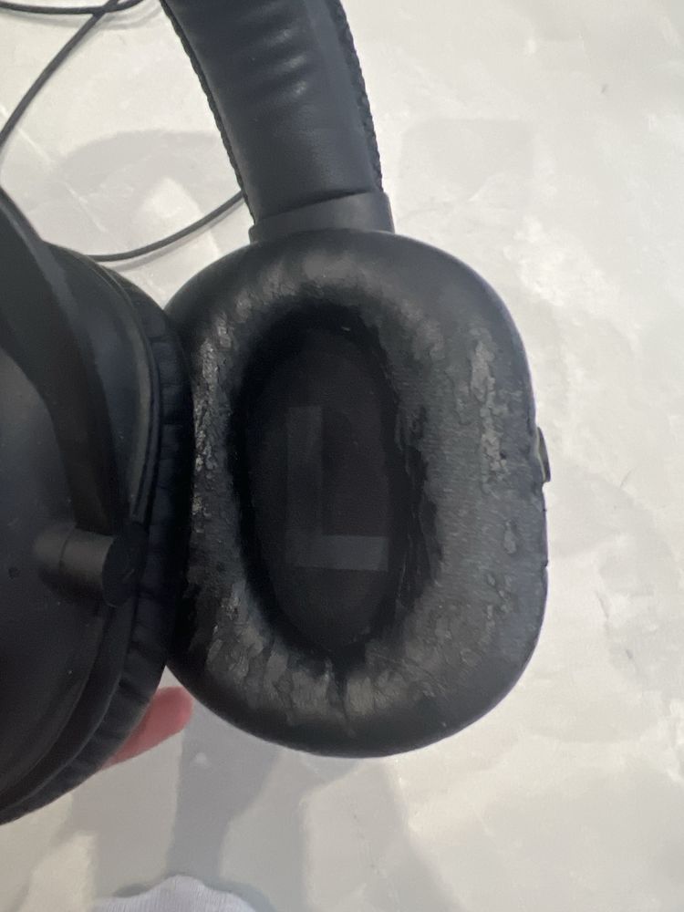 Навушники logitech