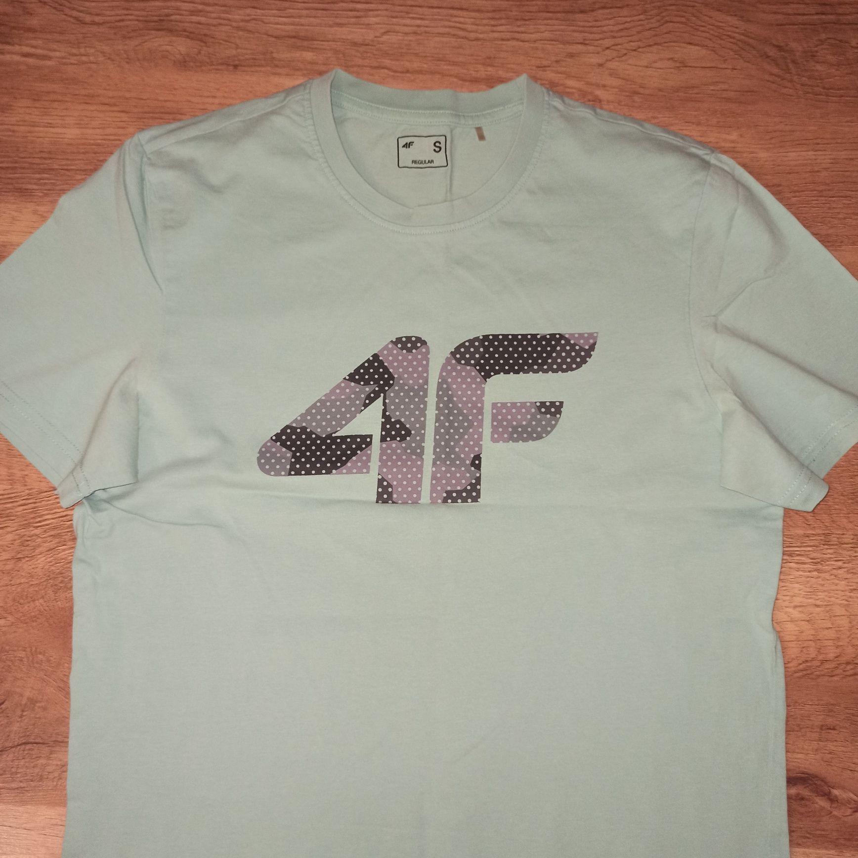 T-Shirt 2 szt. firmy 4F w rozm. S 164-170 krótki rękaw