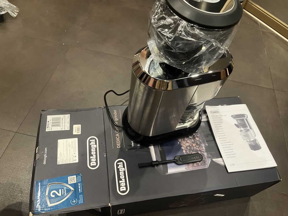Кавомолка DELONGHI KG 521 M