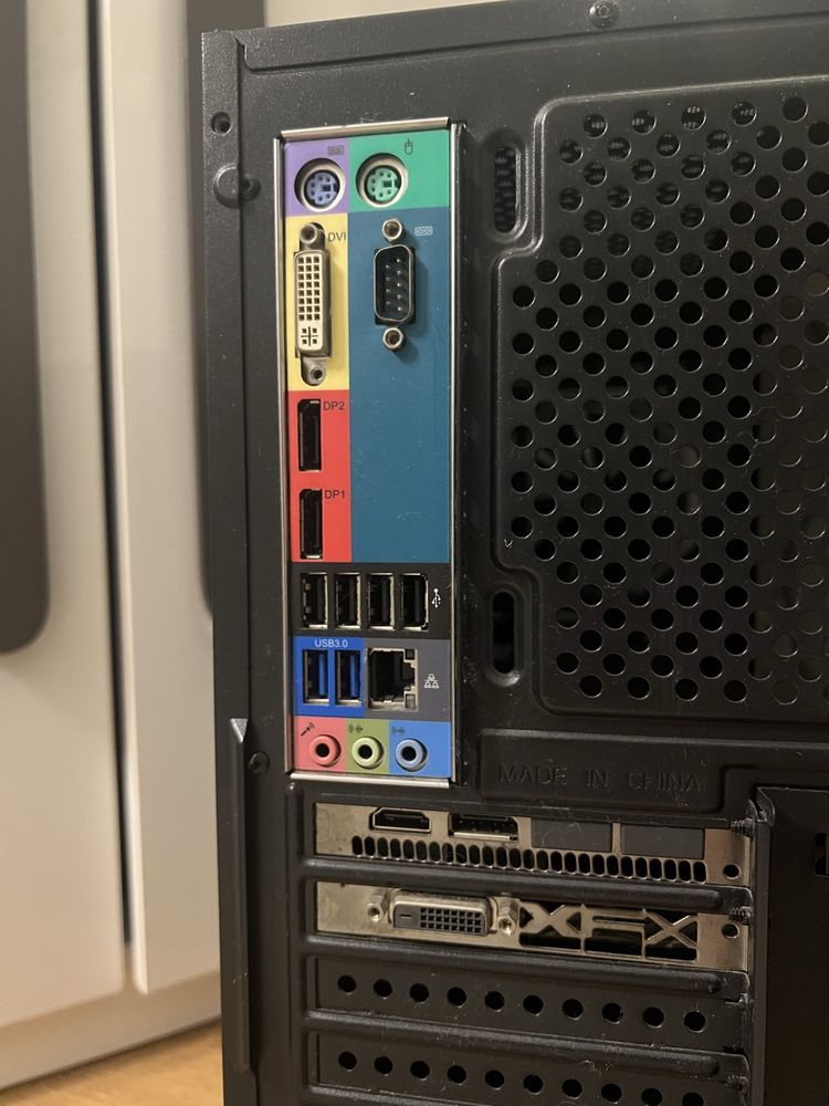 Komputer Stacjonarny intel core i7 32gb RAM 512SSD + 2,7 TB HDD