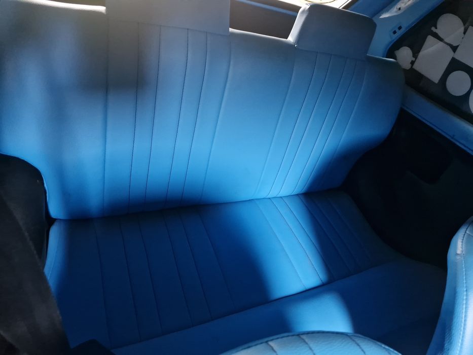 niebieskie fotele maluch