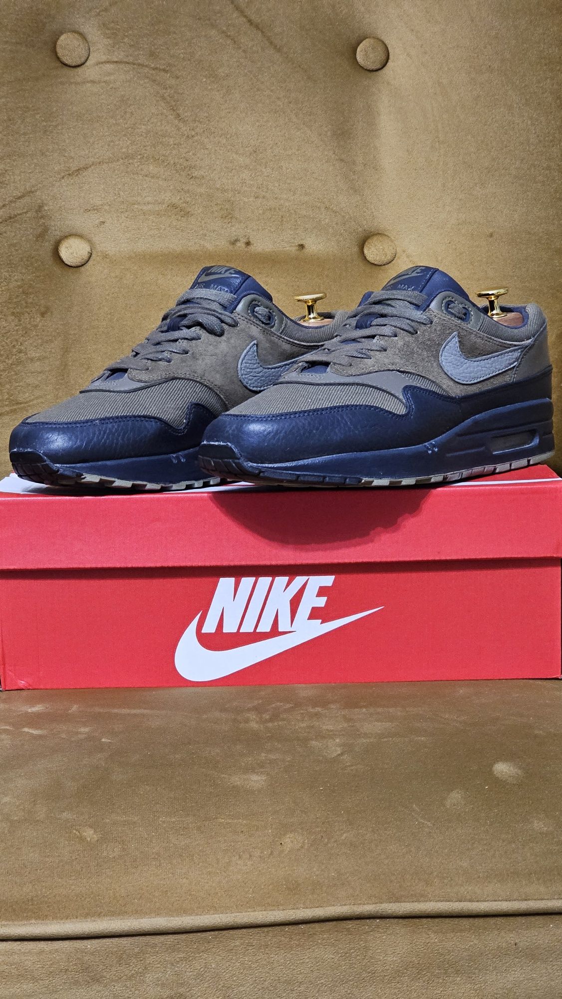 Nike Air Max 1 Premium medium olive / dark stucco R42,26,5 Unikat