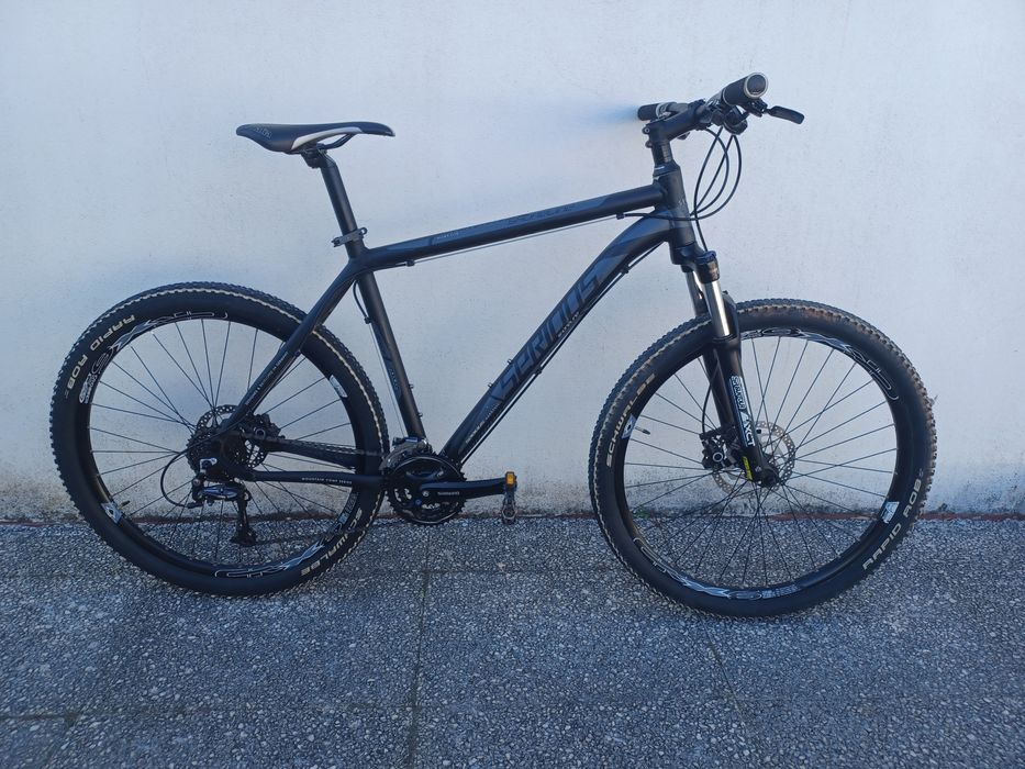 Bicicleta btt roda 27.5 pouco uso