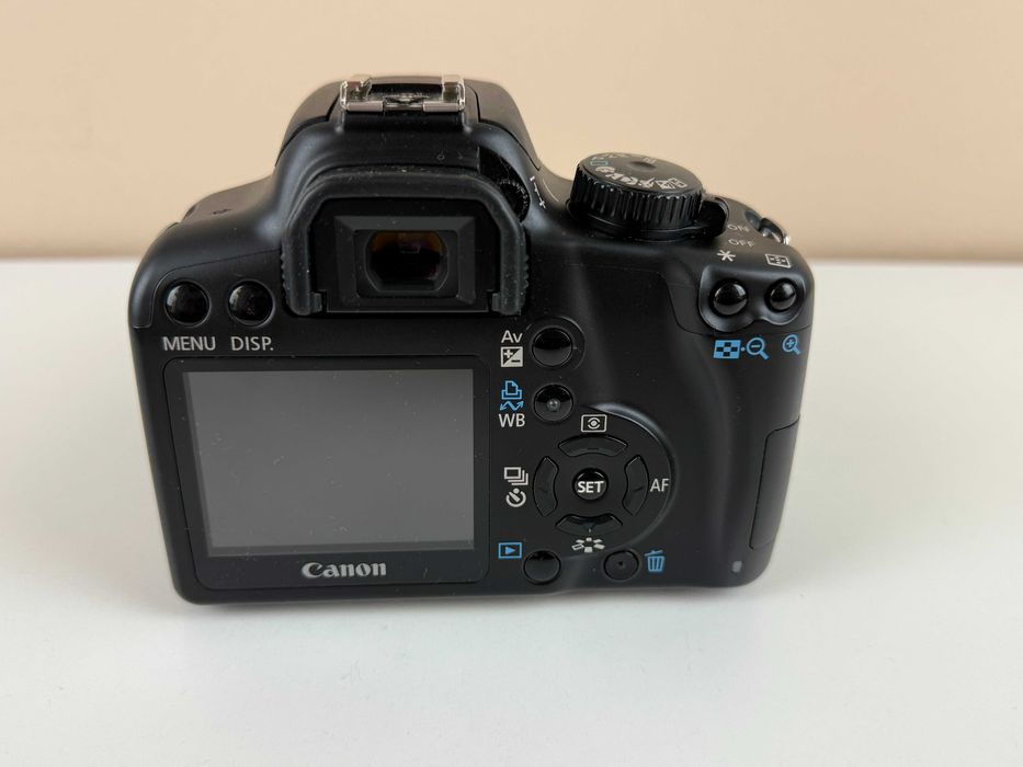 Цифровий фотоапарат/фотокамера Canon EOS1000D + Обʼєктив 18-55 + 8GbSD