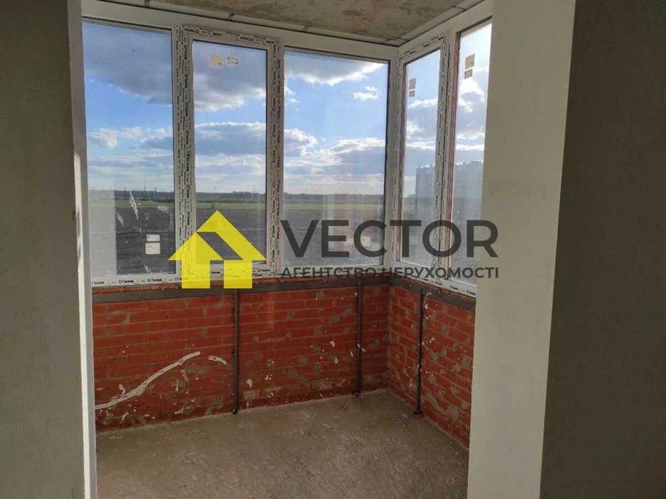 Продаж просторої 2к квартири 73 м2, Цегла, Індив. опалення!