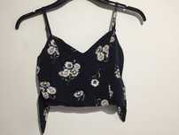 Top na ramiączkach crop top w kwiatki z falbankami H&M na festiwal