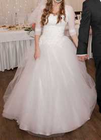 Suknia ślubna prinsessa wiązana błyszcząca biała