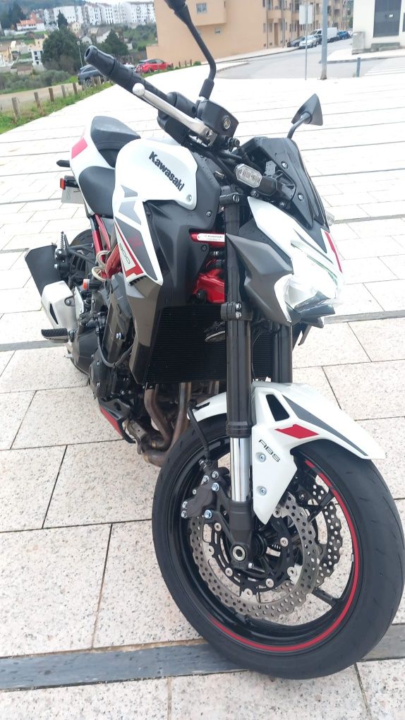 Kawasaki Z900 Special Edition (troco por carro elétrico)