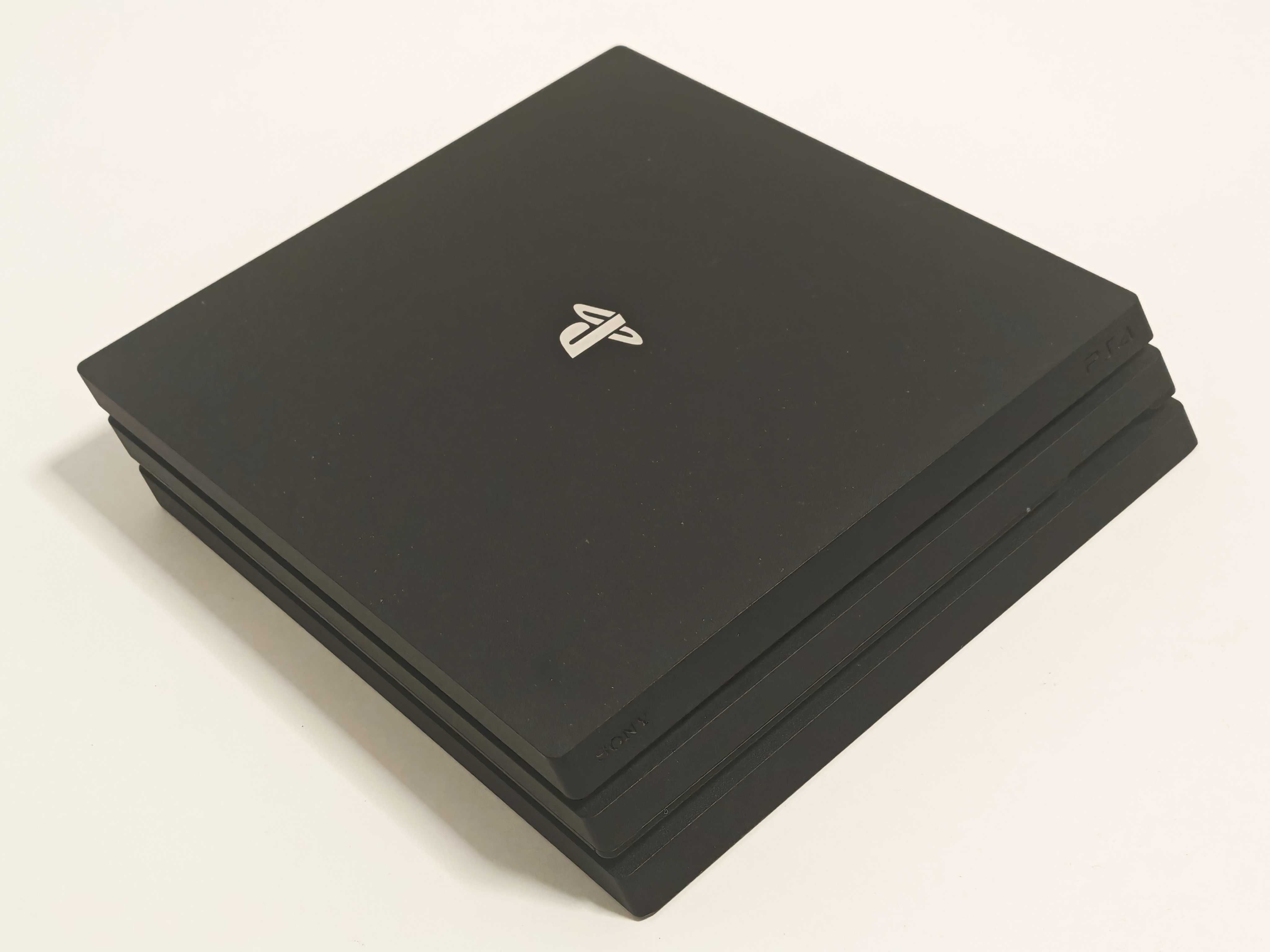 Konsola Sony PlayStation 4 Pro 1TB CUH-7116B czarna + 4 pady Zestaw!