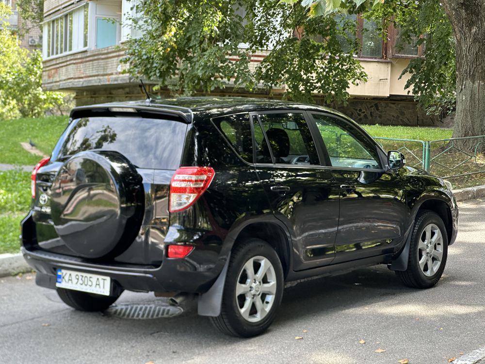 Toyota pav4 з ГБО 2011 рік автомат клімат і тд
