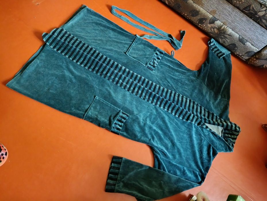 Дуже яскравий халат Турція на молніі-200грн