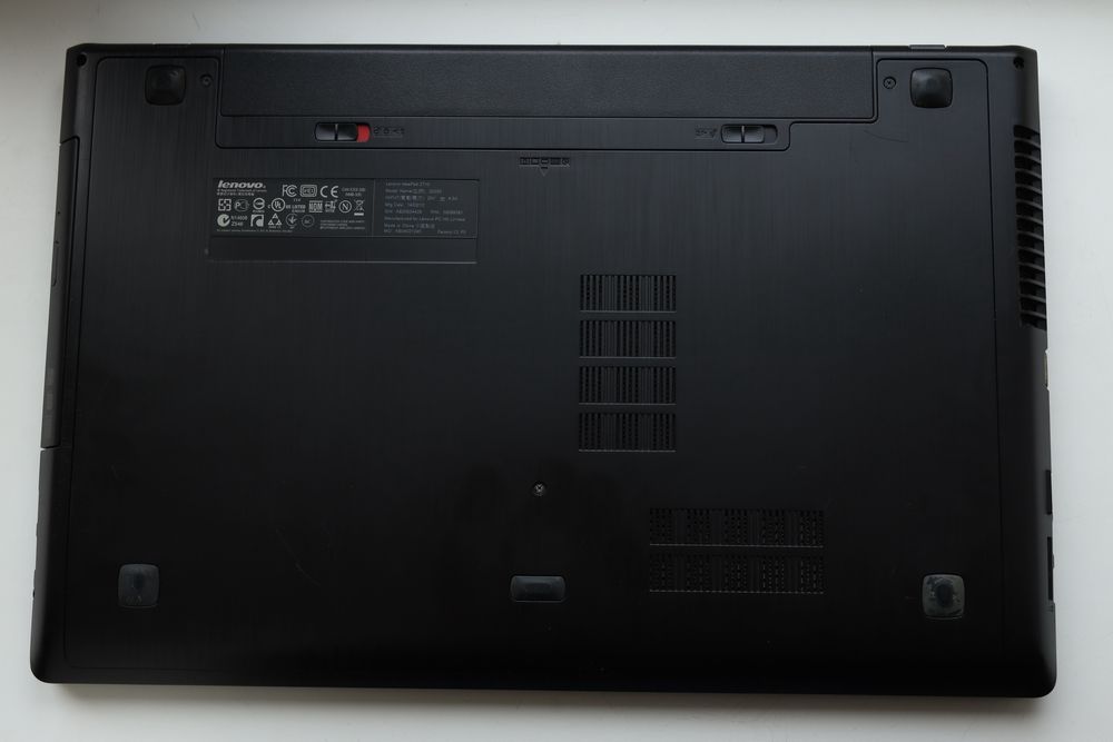 Продаю хороший ноутбук Lenovo z710  i3 4000M 8гб 1 ТБ