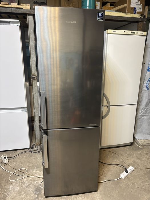 Холодильник Samsung invertor