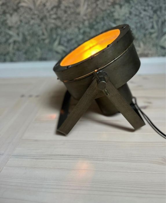 Lampa podłogowa industrialna BePure