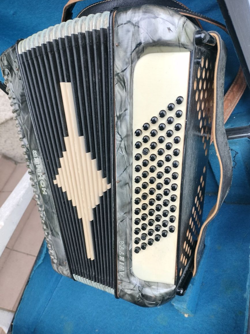 Akordeon hohner arietta 72basy