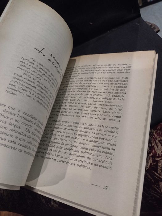 Consagração à Deus e Presença no mundo - Joseph - Marie Perrin, o.p.