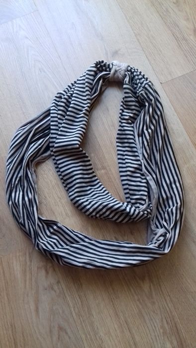 Oryginalny szalik na różne wiązania