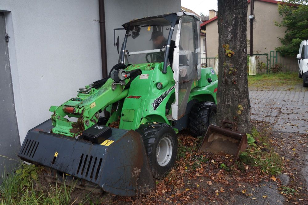 Ładowarka kołowa Avant Tecno 745