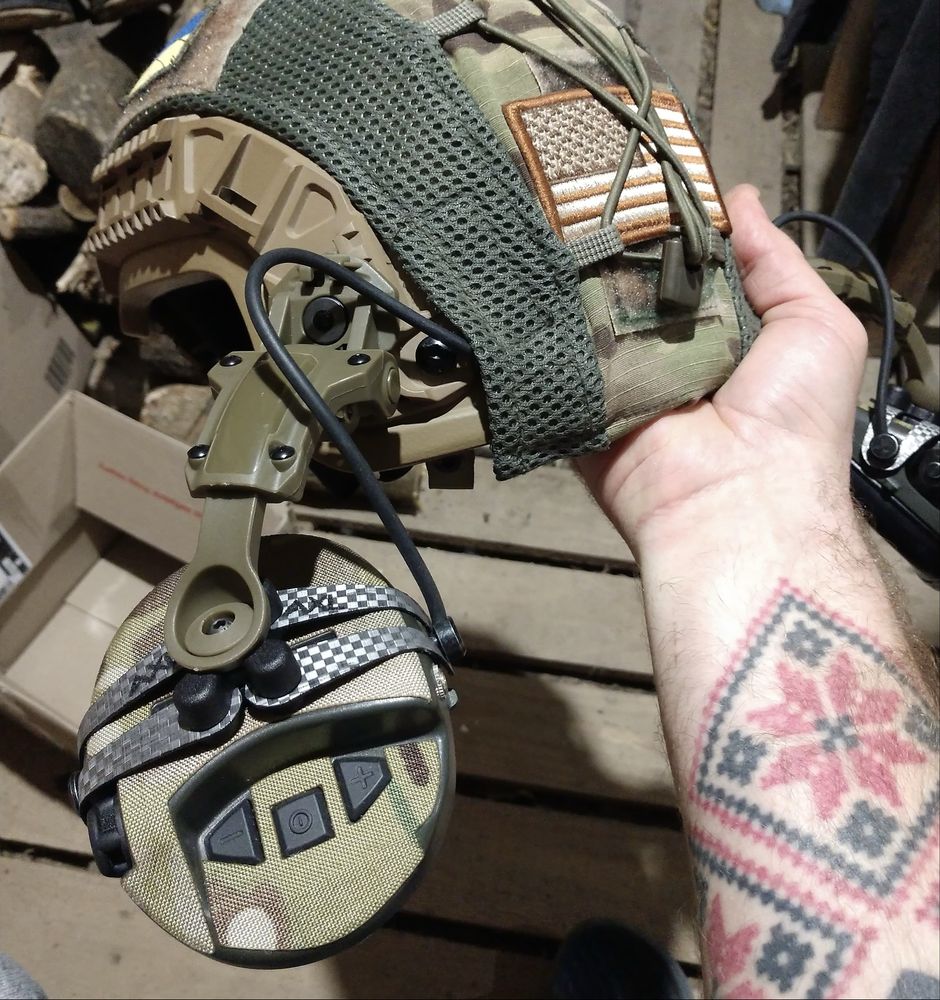 Кріплення карбонові для 3М PELTOR™, OTTO, SORDIN на рельси ARC,M-LOK,