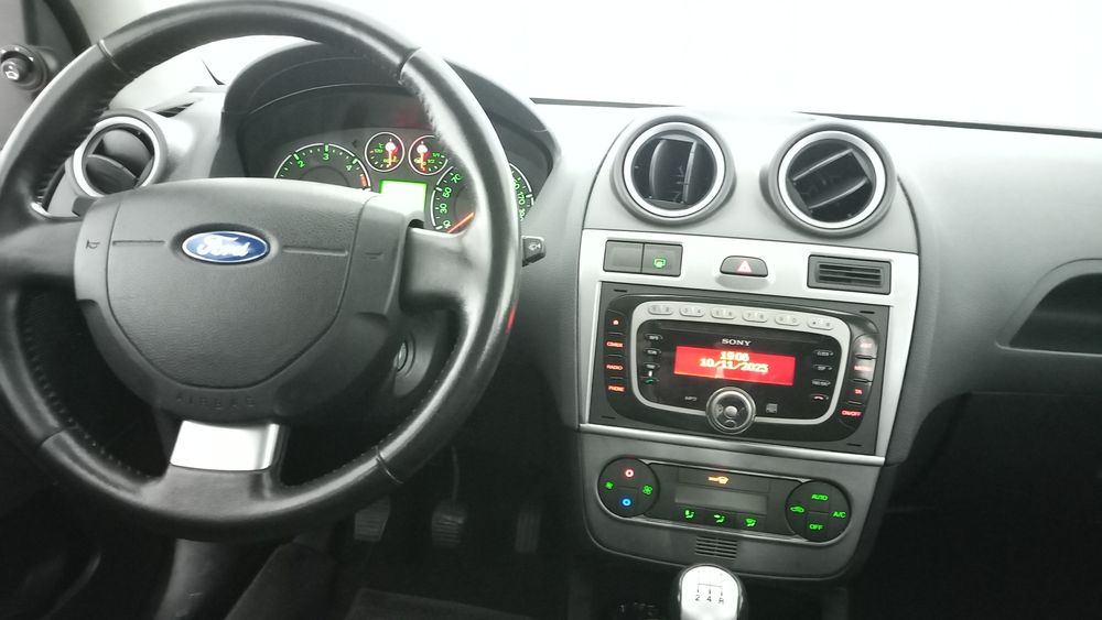 Ford Fiesta 1.4 TDCI Ghia Topo de Gama