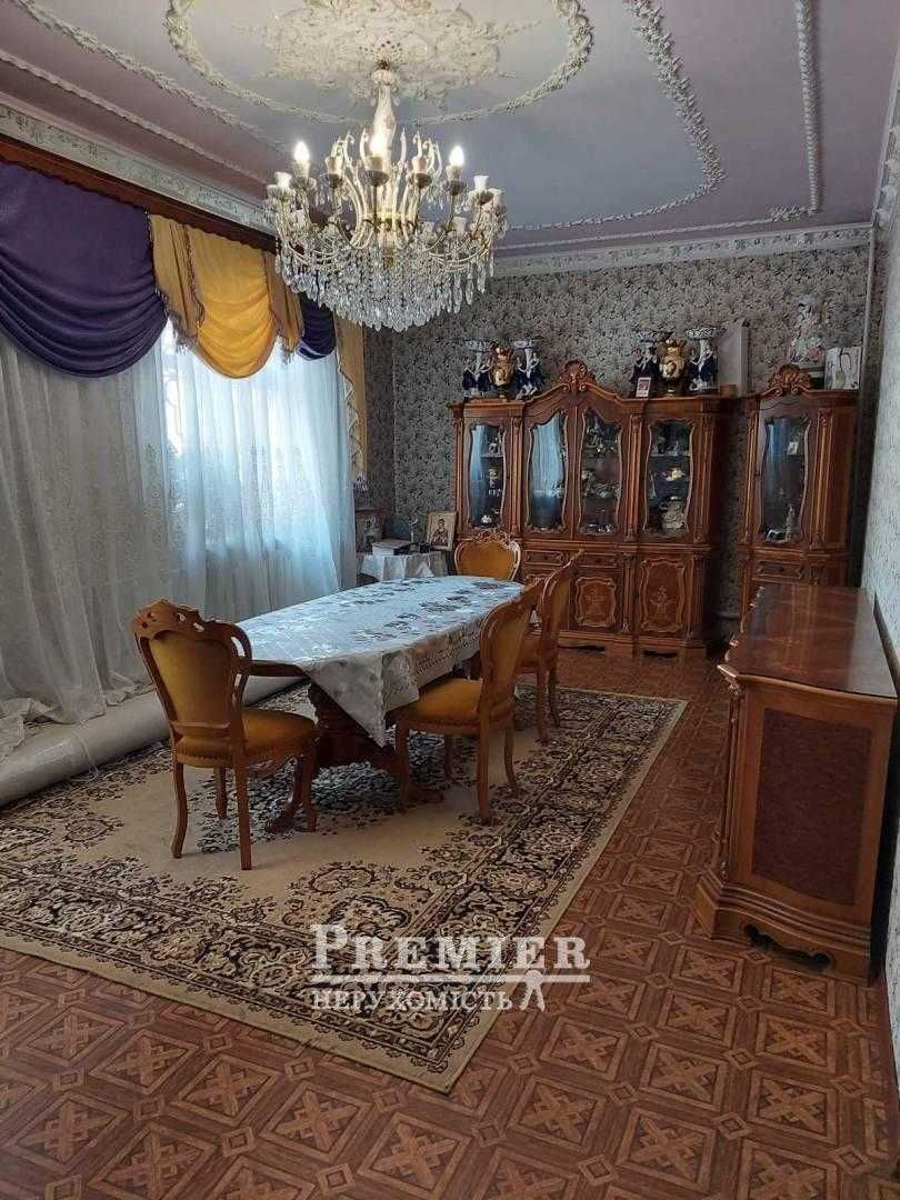Терміново!2-поверх. будинок на Черемушках з ремонтом, 6 сот,165000у.о.