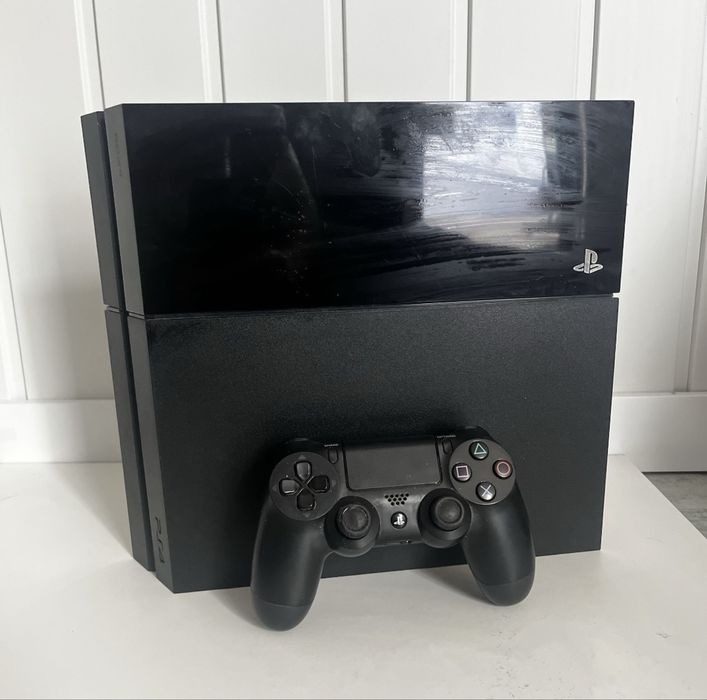 Pkaystation 4 com jogo digital