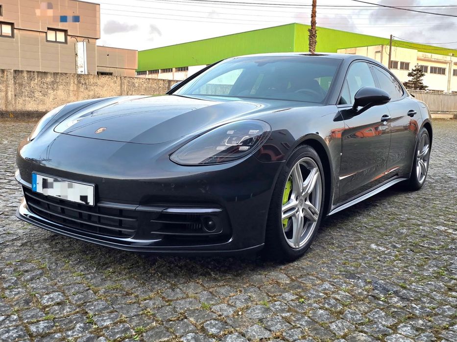 Porsche Panamera 4 E-Hybrid