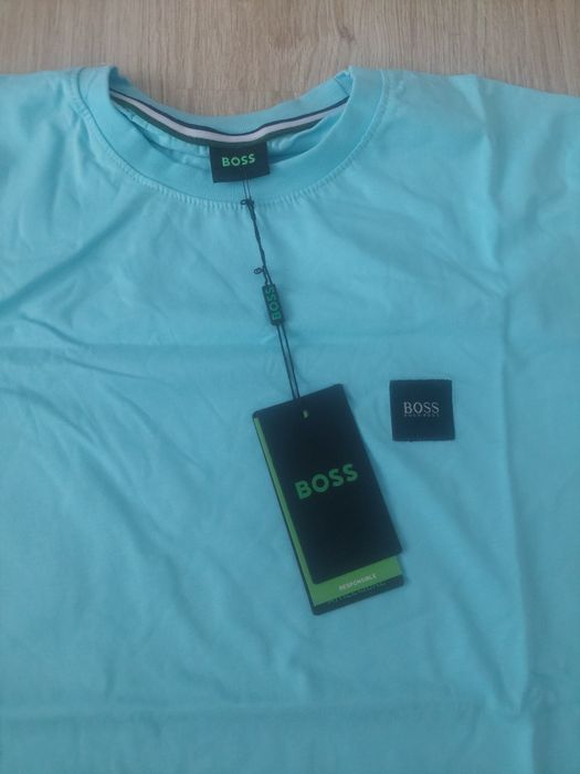 Świetna turkusowa koszulka nowa z metka