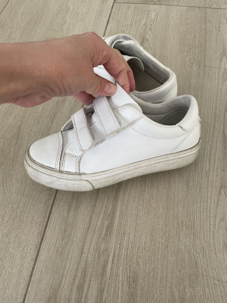 Кеди, туфлі білого кольору. 30, 31 розмір