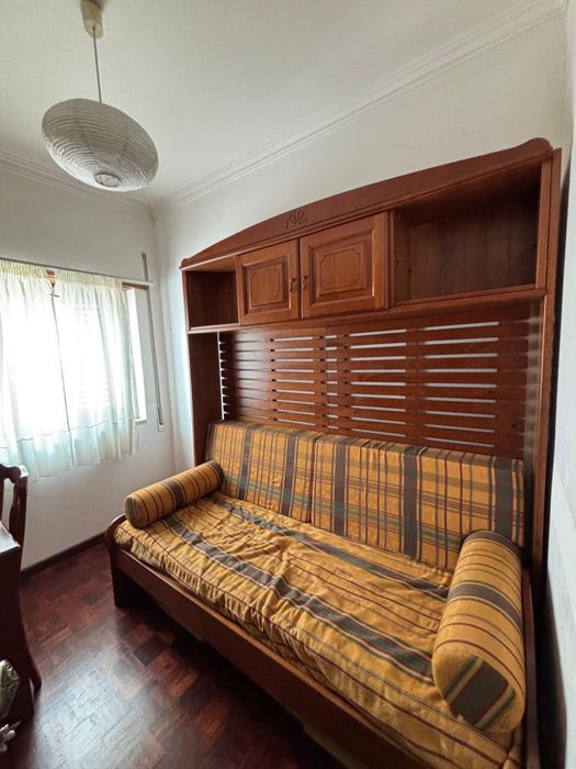 Conjunto de Mobiliário de Estúdio com Cama Retrátil e Arrumação