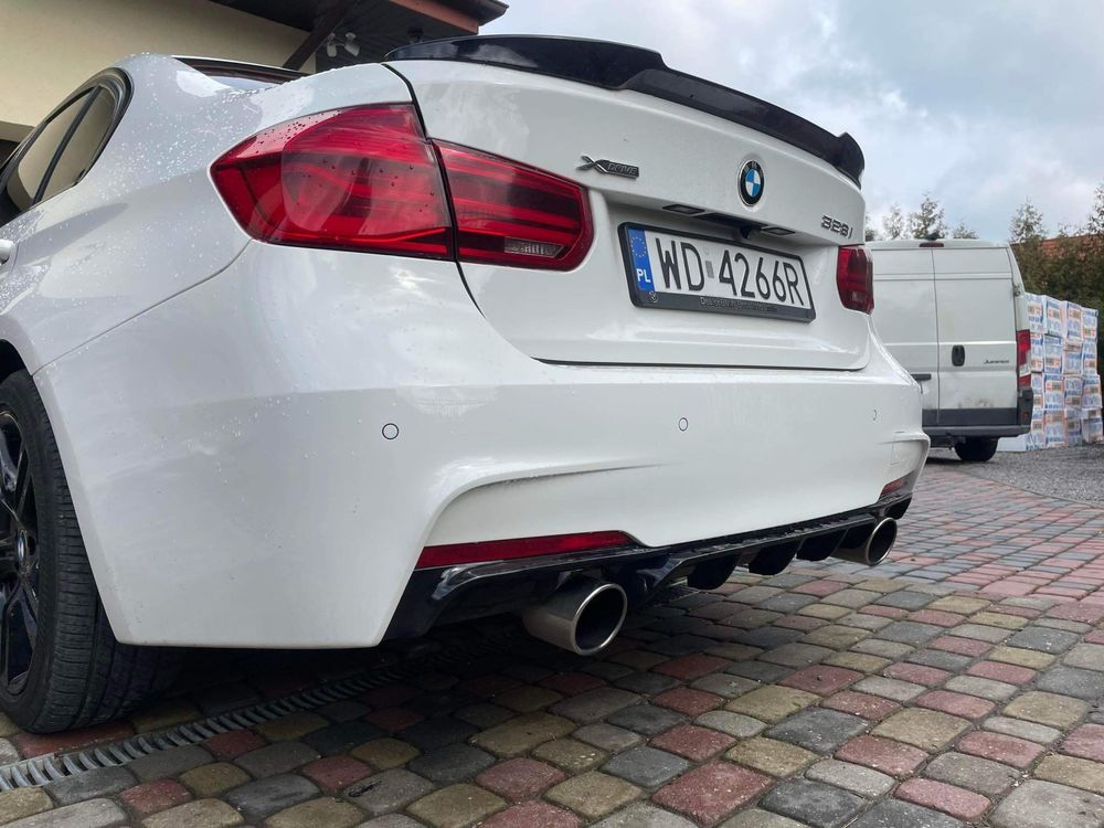 BMW F30 328ix, bogate wyposażenie