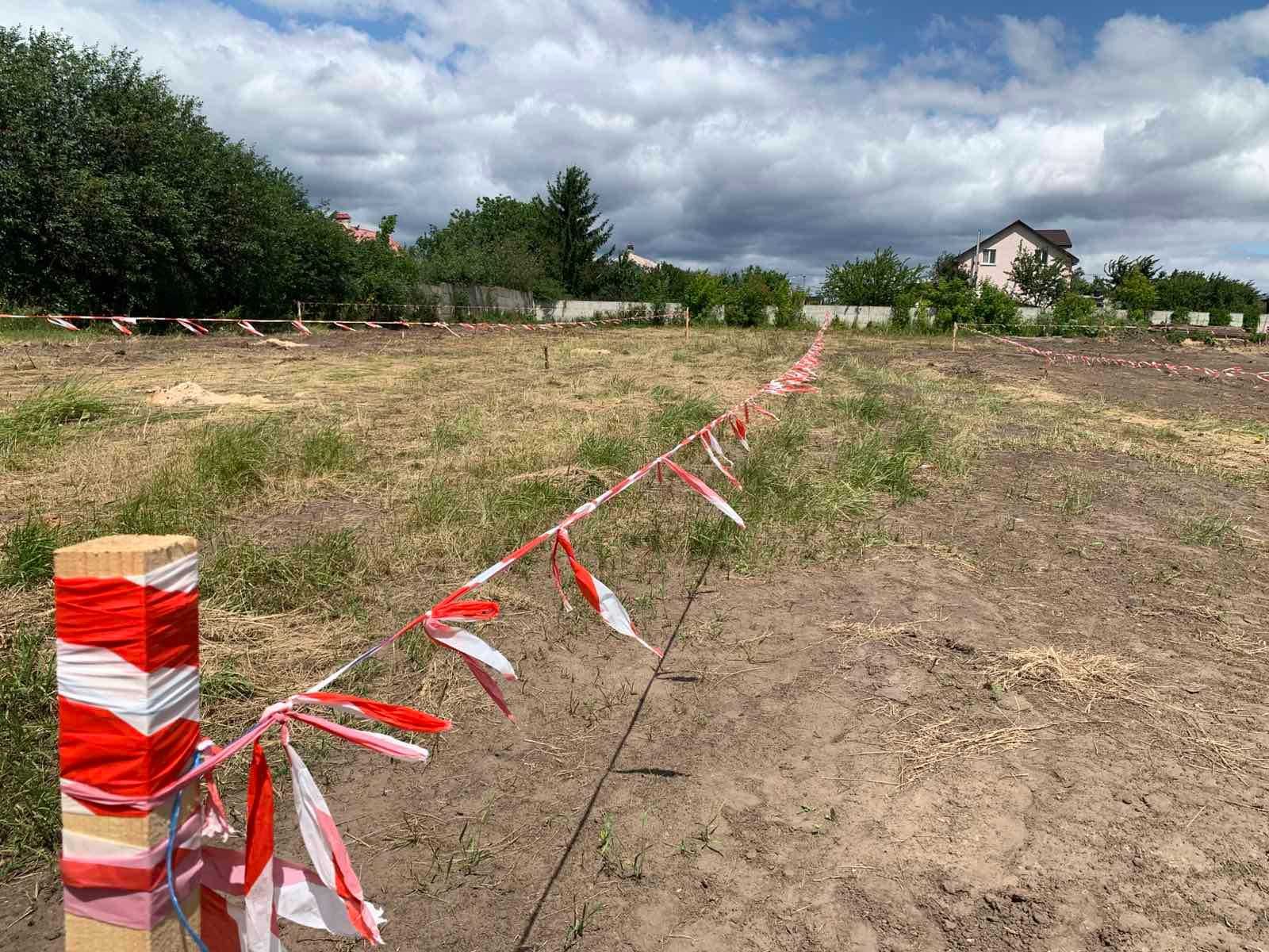 Продам дiлянку під забудову 5 соток   ДУЖЕ ГАРНЕ МІСТО