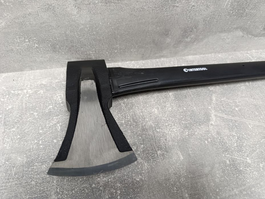 Колун кований 2200 г, ручка з фібергласу INTERTOOL HT-0275