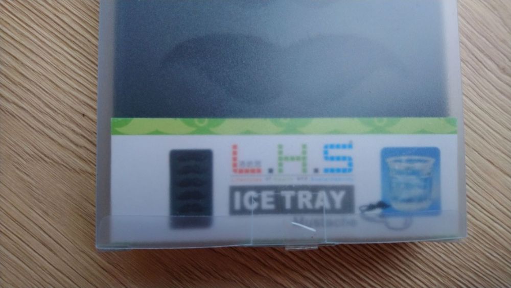 Foremka na lód ice tray w kształcie wąsów, fajny gadżet na prezent