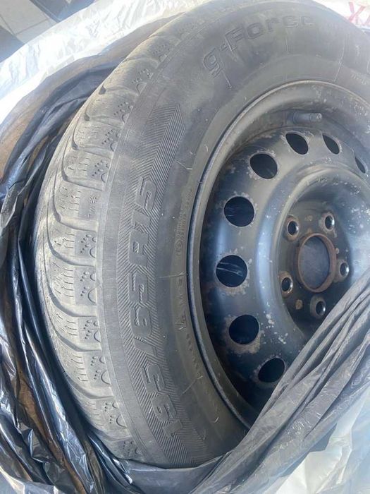 BFGoodrich, Felgi plus opony zimowe x 4 sztuki, 195/65/R15, dobry stan