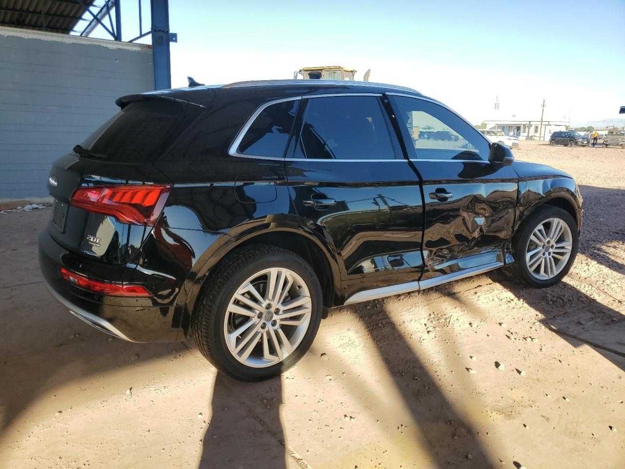 Audi Q5 Premium Plus 2018 - надійний кросовер з потужністю 252 к.с.