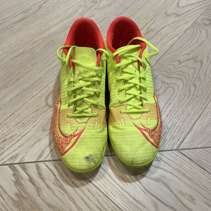 Buty pilkarskie Nike. Rozmiar 44