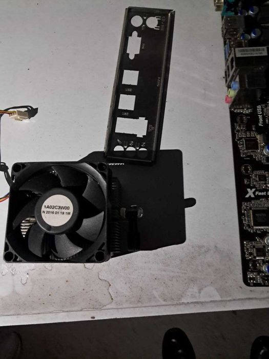 Fx 8300, 32 gb RAM, asrock 980de3 стокова башня комплект ПК