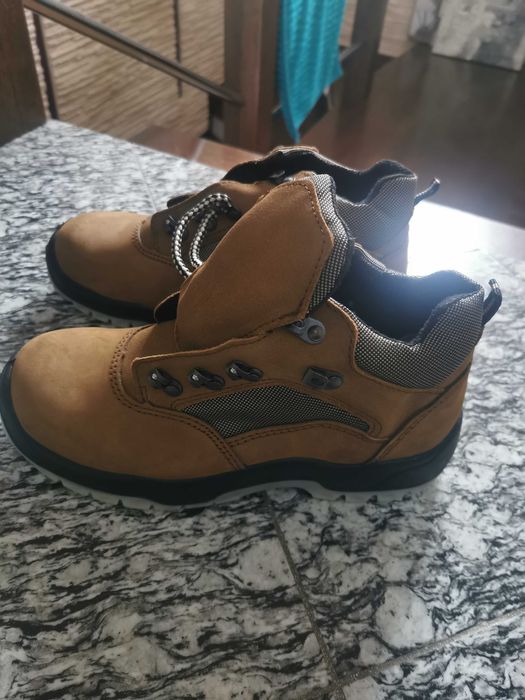 Buty robocze z metalowym podnoskiem, nowe