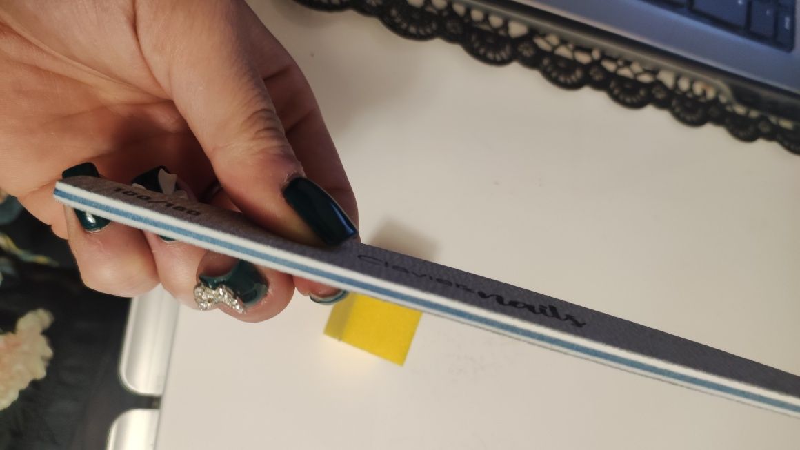 Zestaw z salonu do paznokci manicure pilnik i blok polerski nowe