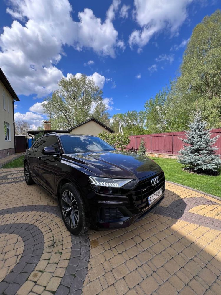 Продам преміум авто AUDI Q8S