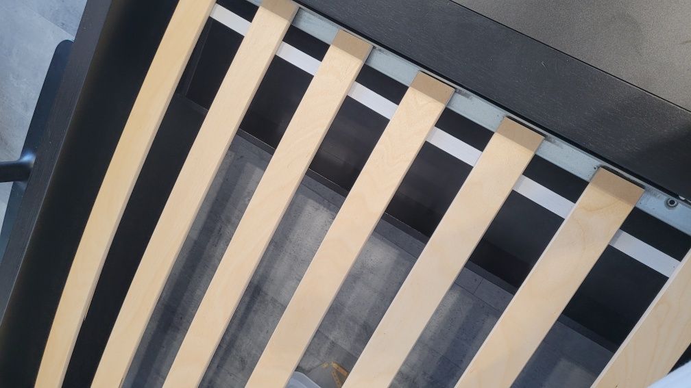 Łóżko Malm Ikea 90x200 czarne 2 pojemniki materac