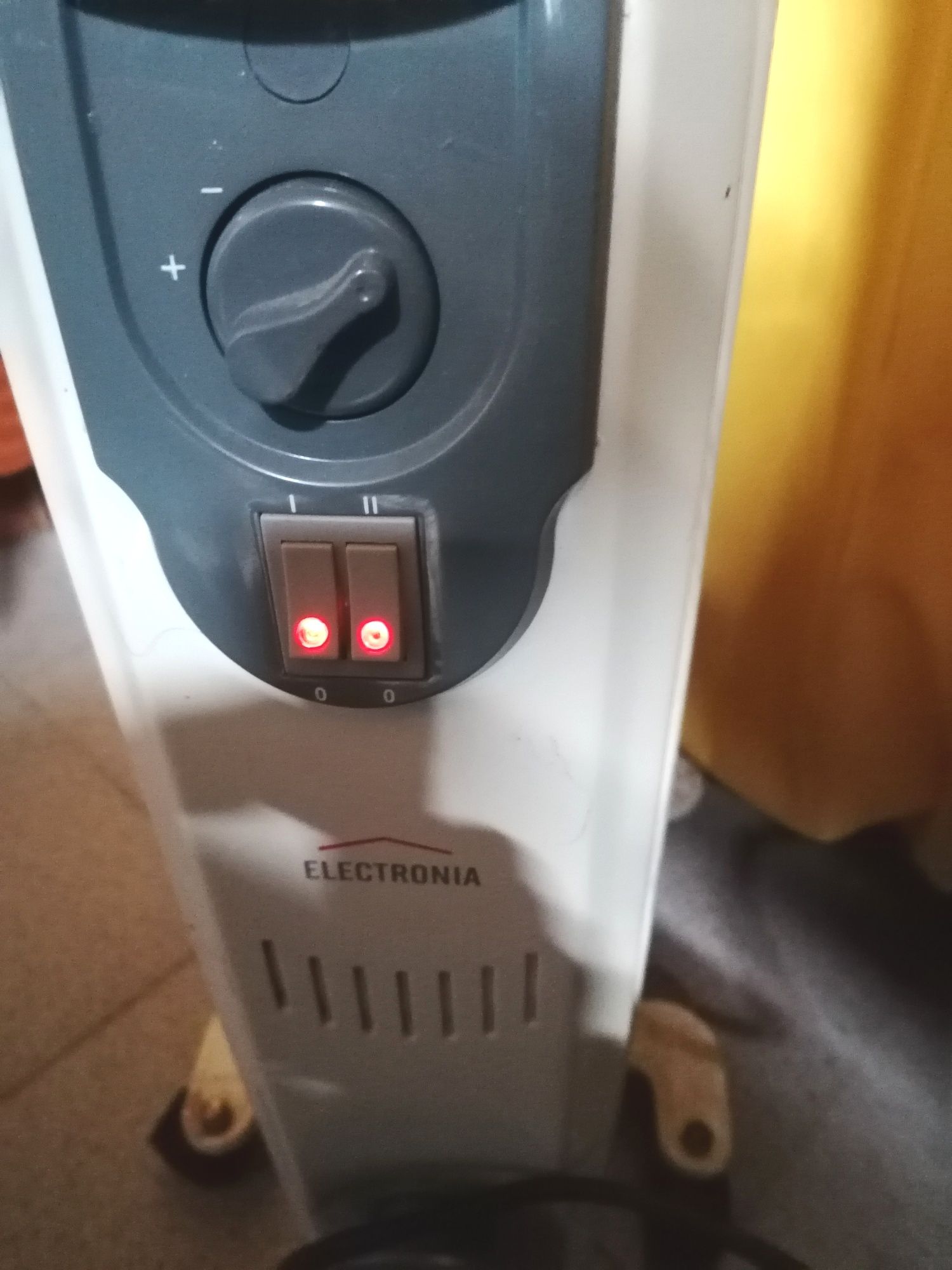 Aquecedor Óleo ELECTRÓNIA 1700W