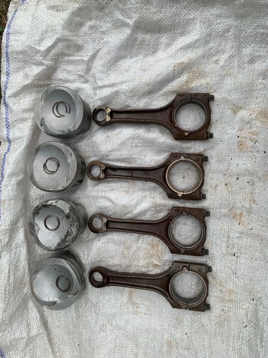 Шатун в зборі з поршнем для групи VAG мотор 1.8 TSI